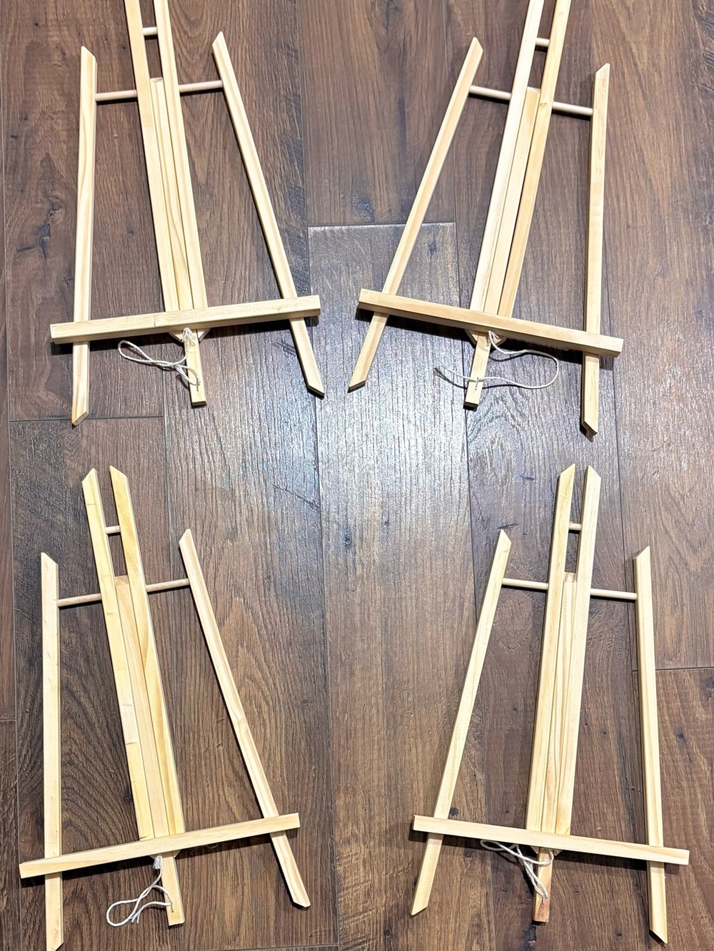 Natural Wood Tabletop Easels - Pack of 4